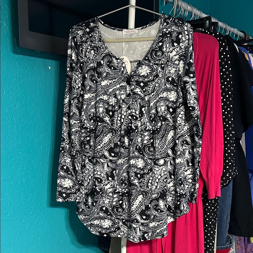 Elegant Black and White Paisley Women's Blouse